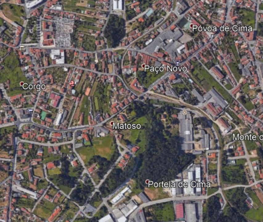 Terreno para Venda em Paços de Brandão Foto 2