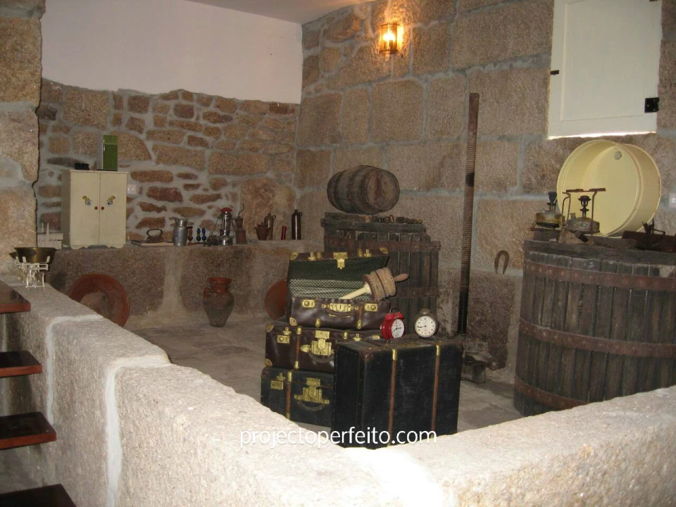 Quinta T9 para Venda em Pinheiros e Vale de Figueira Foto 8