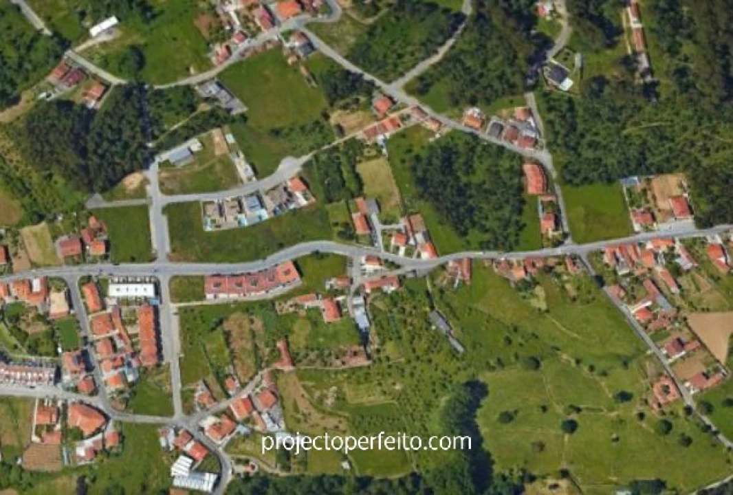 Terreno para Venda em Nogueira da Regedoura Foto 2