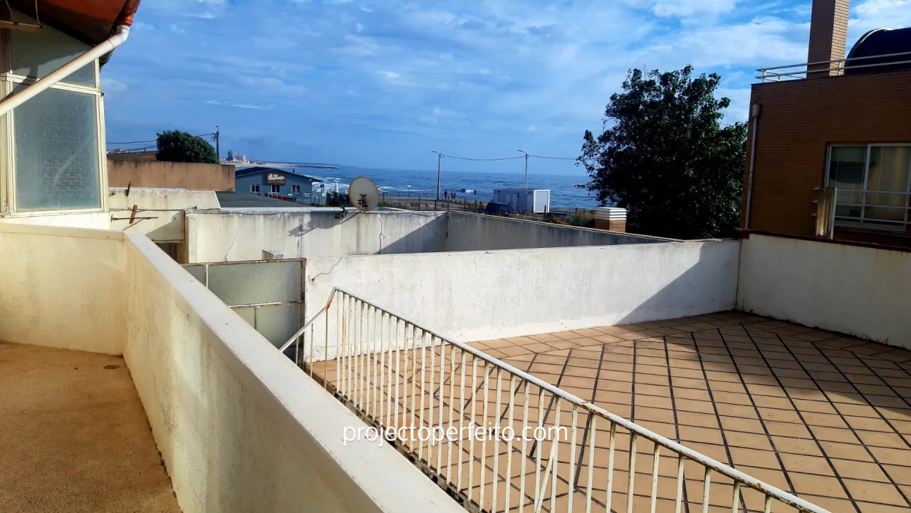 Moradia T4 para Venda em São Felix da Marinha Foto 2