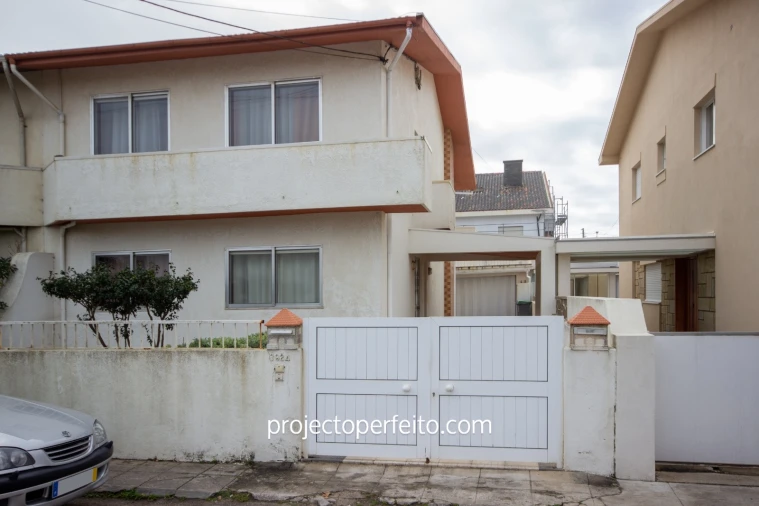 Moradia T4 para Venda em São Felix da Marinha Foto 7