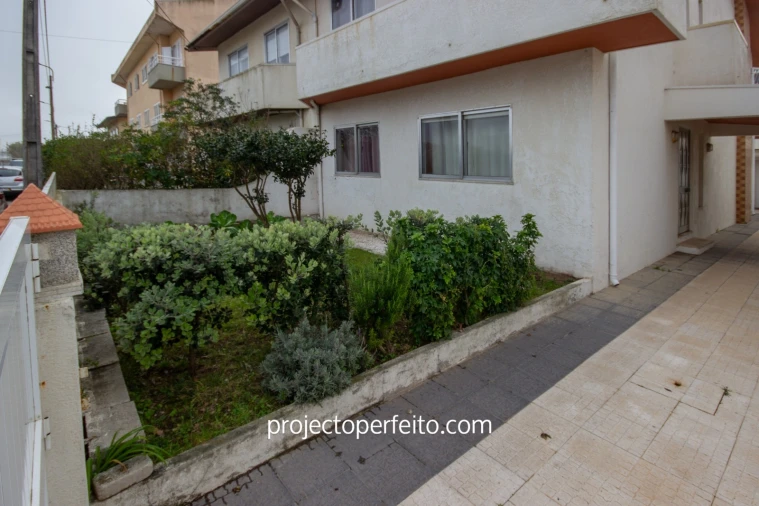 Moradia T4 para Venda em São Felix da Marinha Foto 3