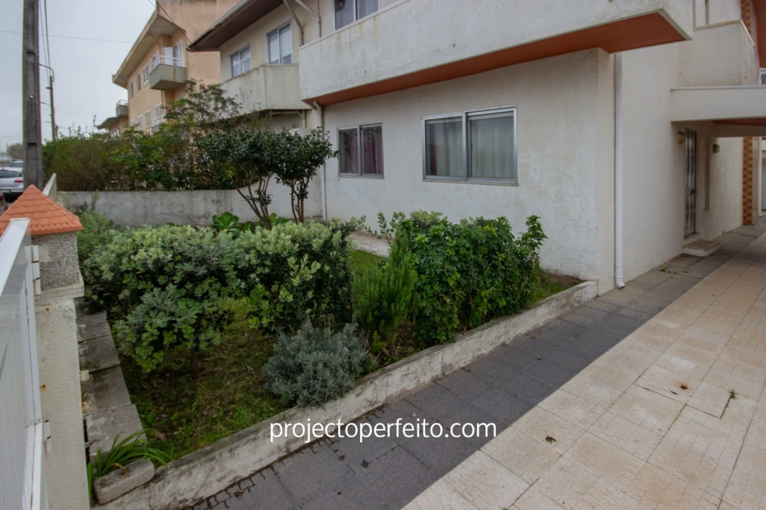 Moradia T4 para Venda em São Felix da Marinha Foto 3