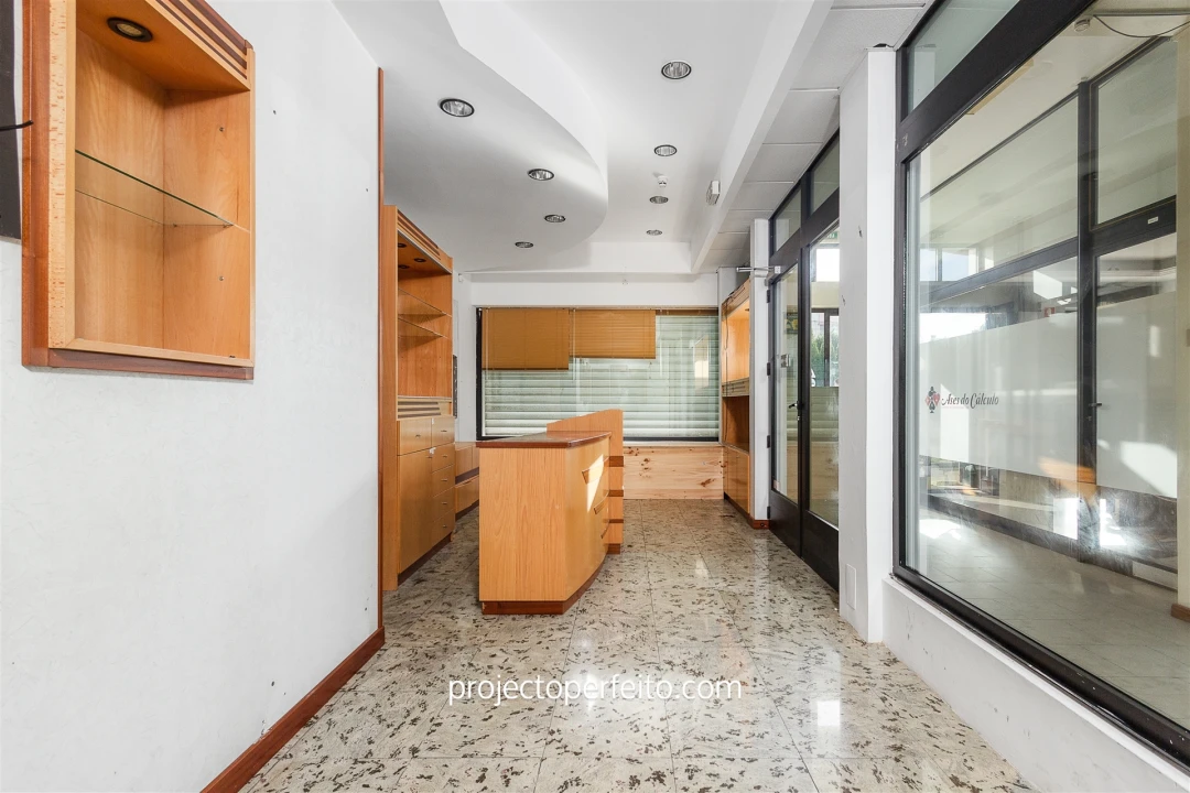 Loja para Venda em Grijó e Sermonde Foto 1