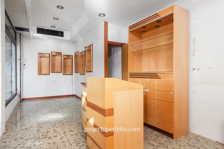 Loja para Venda em Grijó e Sermonde Foto 3