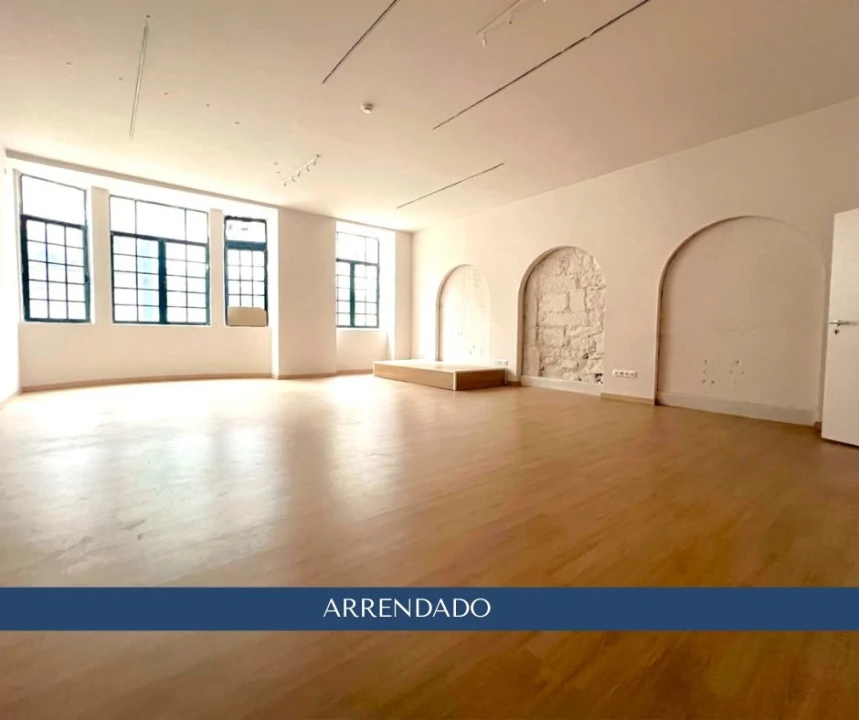 Escritório para Arrendamento em Cedofeita, Santo Ildefonso, Sé, Miragaia, São Nicolau e Vitória Foto 1