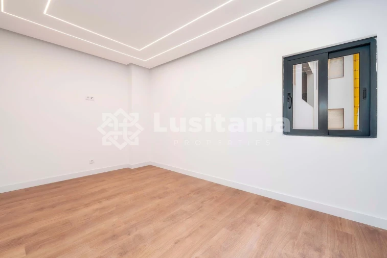 Apartamento T2 para Venda em Quarteira Foto 31