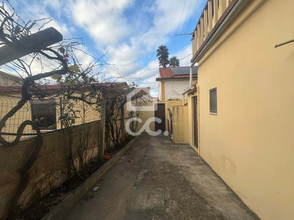 Prédio para Venda em Vieira de Leiria Foto 5