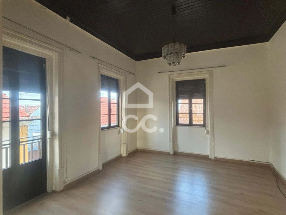 Prédio para Venda em Vieira de Leiria Foto 11