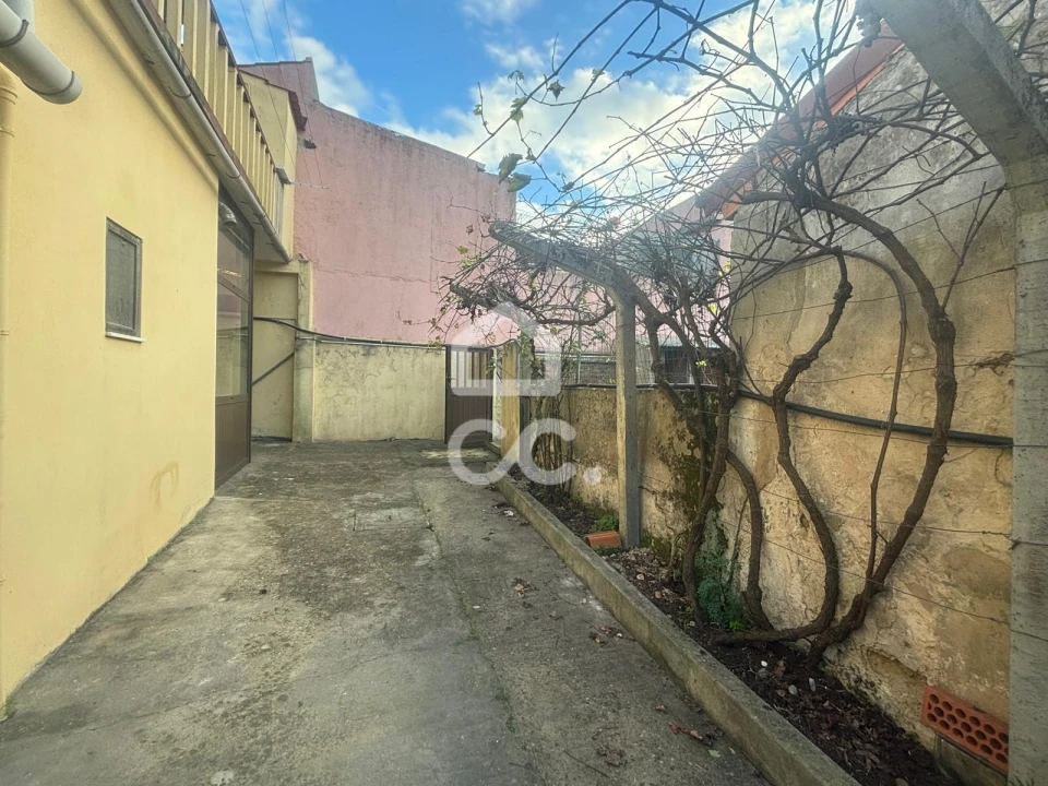 Prédio para Venda em Vieira de Leiria Foto 12