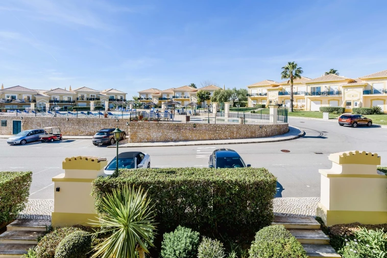 Moradia T3 para Venda em Lagos (São Sebastião e Santa Maria) Foto 2