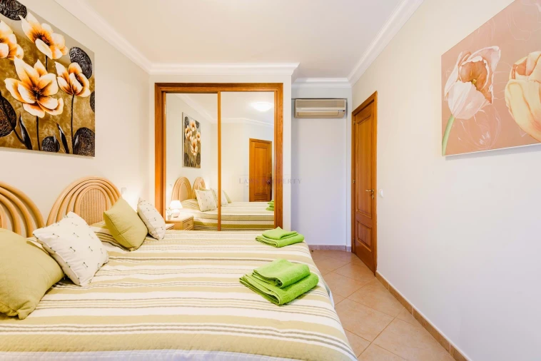 Moradia T3 para Venda em Lagos (São Sebastião e Santa Maria) Foto 32