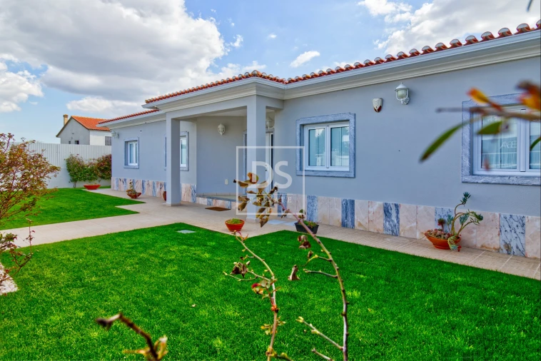 Moradia T4 para Venda em Quinta do Anjo Foto 46