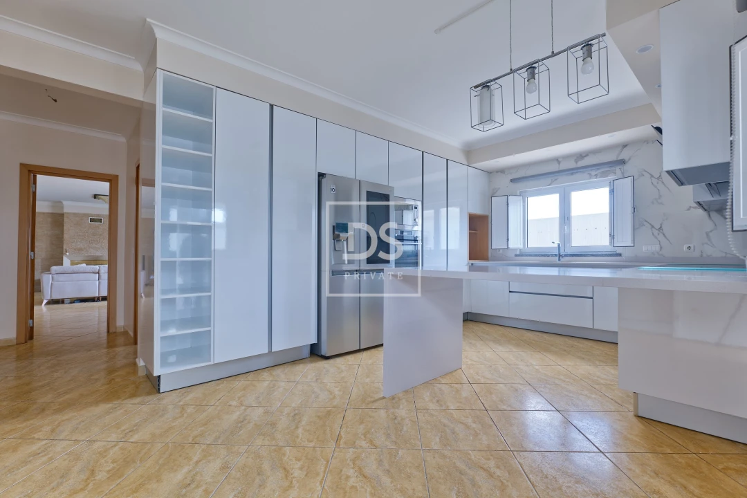 Moradia T4 para Venda em Quinta do Anjo Foto 4