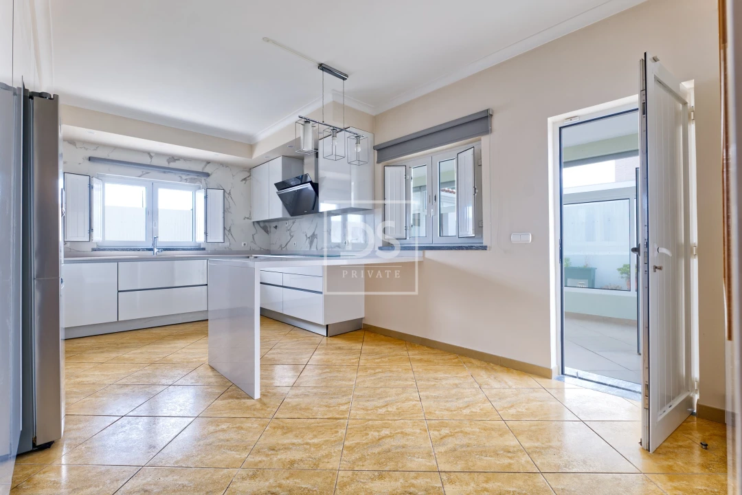 Moradia T4 para Venda em Quinta do Anjo Foto 3