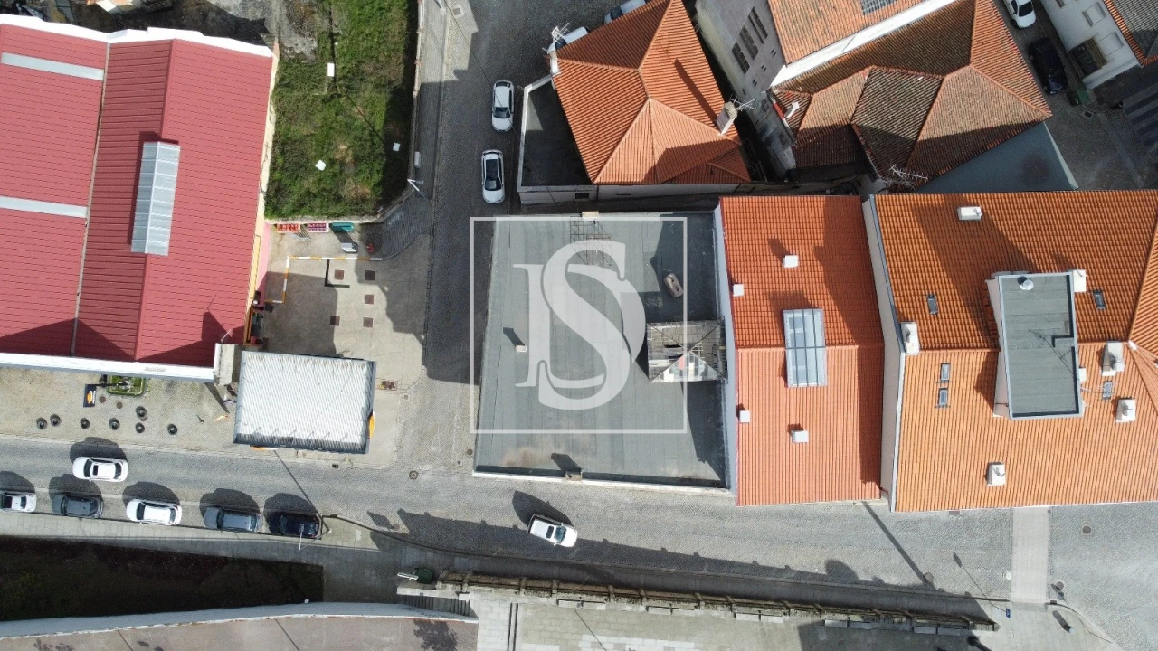 Prédio para Venda em Sé, Santa Maria e Meixedo Foto 17