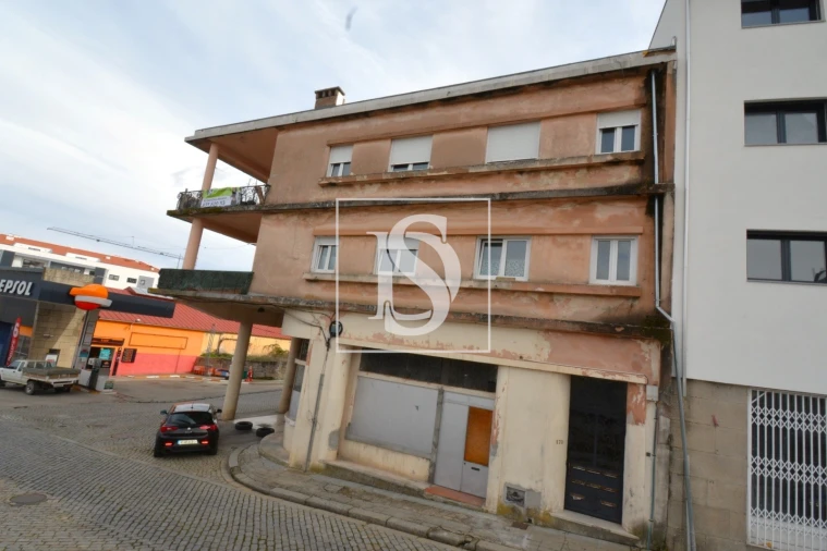 Prédio para Venda em Sé, Santa Maria e Meixedo Foto 12