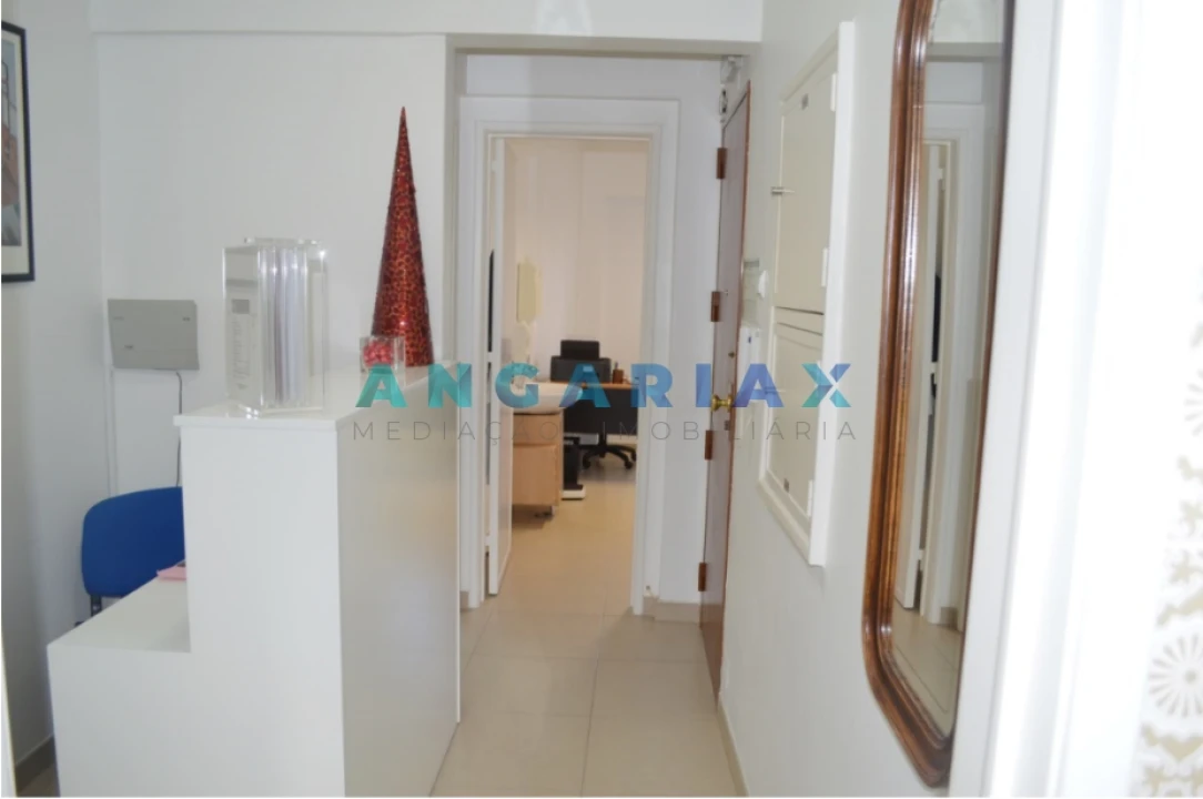 Apartamento T2 para Venda em Sacavém e Prior Velho Foto 9