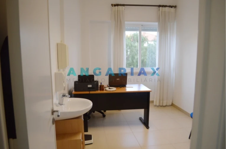 Apartamento T2 para Venda em Sacavém e Prior Velho Foto 5