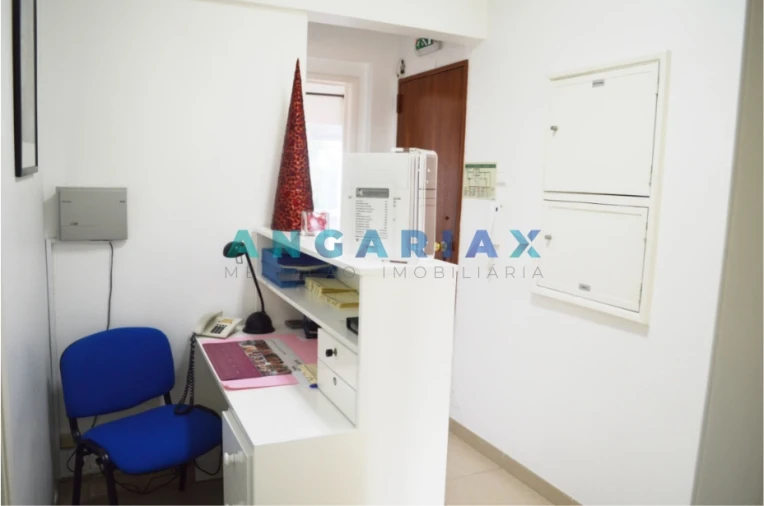 Apartamento T2 para Venda em Sacavém e Prior Velho Foto 8