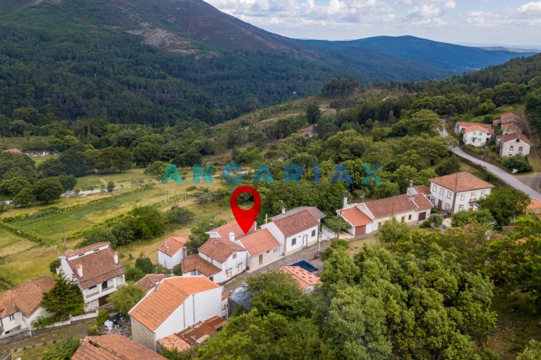 Moradia T5 para Venda em Castanheira de Pêra e Coentral Foto 1