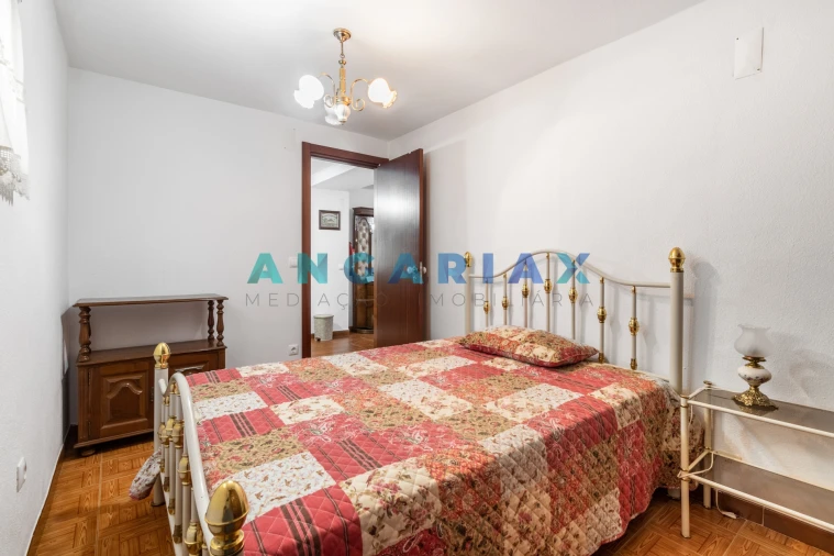 Moradia T5 para Venda em Castanheira de Pêra e Coentral Foto 18