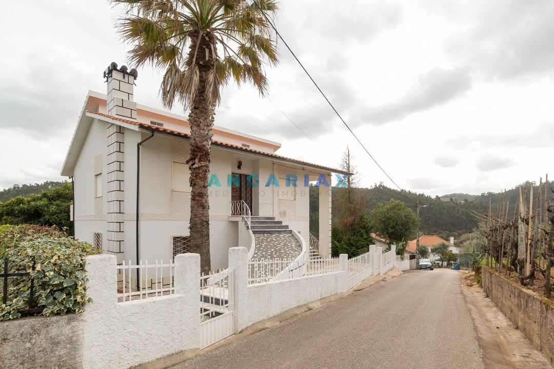 Moradia T3 para Venda em Almalagues Foto 2