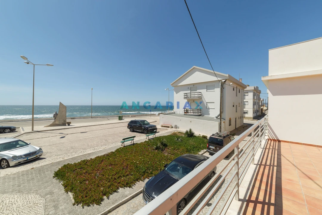 Moradia T4 para Venda em Lavos Foto 10