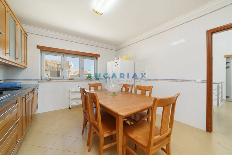 Moradia T4 para Venda em Lavos Foto 7