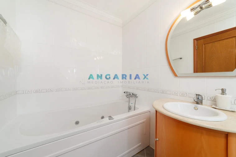 Moradia T4 para Venda em Lavos Foto 27