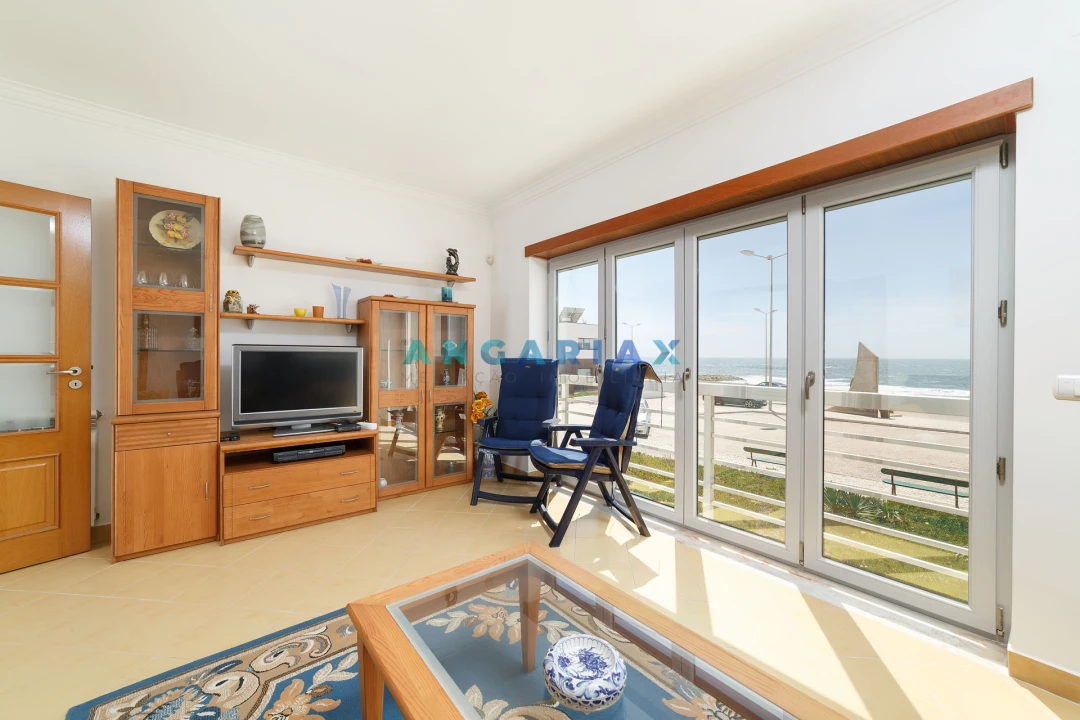 Moradia T4 para Venda em Lavos Foto 5