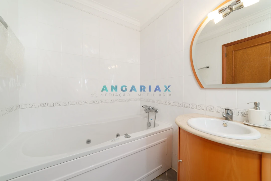 Moradia T4 para Venda em Lavos Foto 27