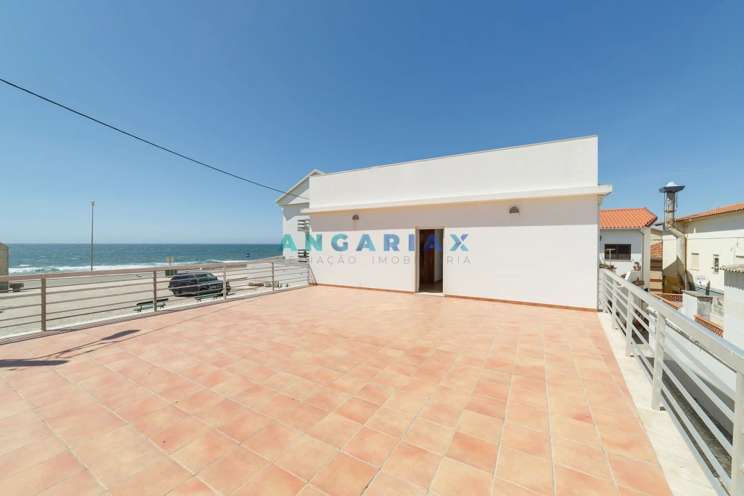 Moradia T4 para Venda em Lavos Foto 11