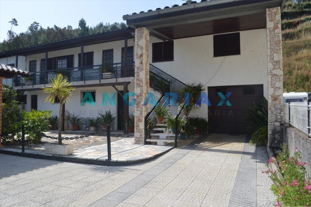 Moradia T4 para Venda em Semide e Rio Vide Foto 1