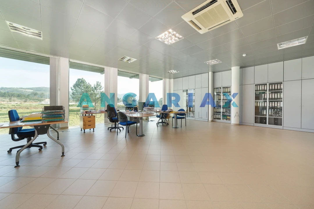 Negócio para Venda em Porto de Mós - São João Baptista e São Pedro Foto 12