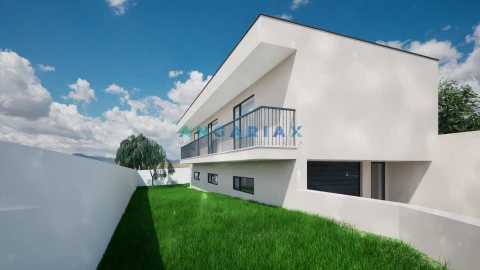 Moradia T3 para Venda em Nadadouro