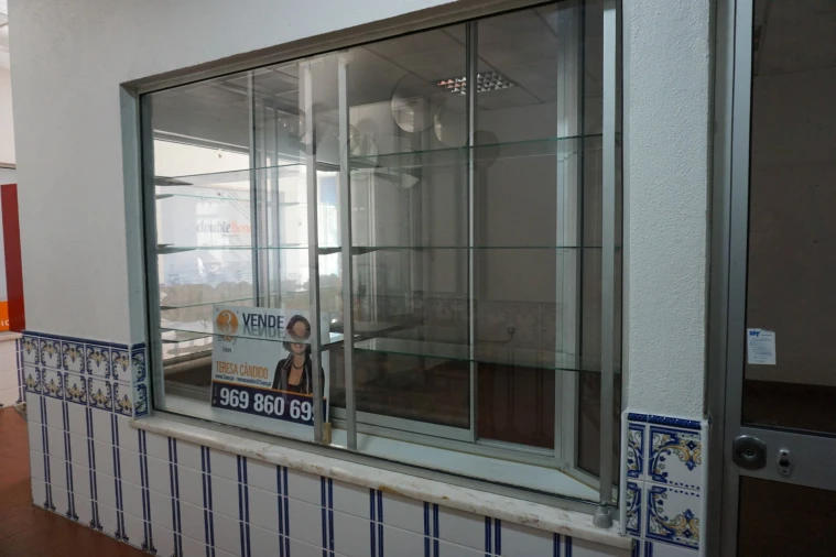 Loja para Venda em Póvoa de Santa Iria e Forte da Casa Foto 3