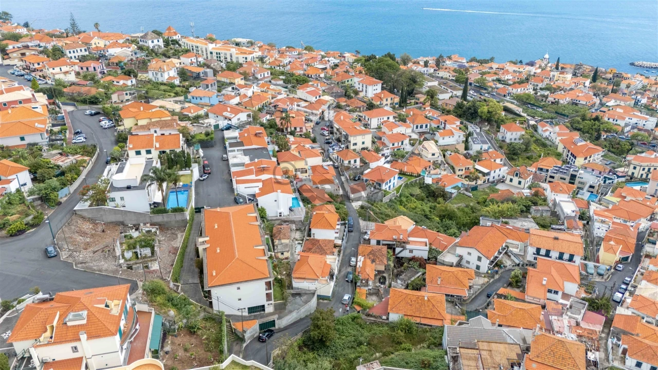 Moradia T2 para Venda em Funchal (Santa Maria Maior) Foto 4