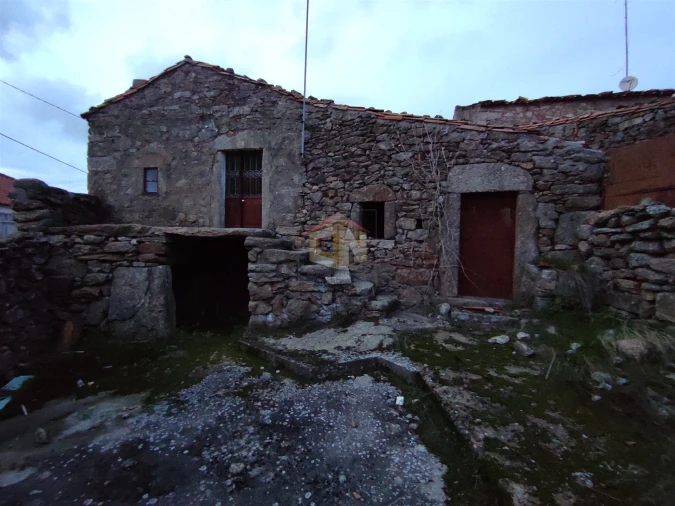 Moradia T0 para Venda em Aldeia Velha Foto 4
