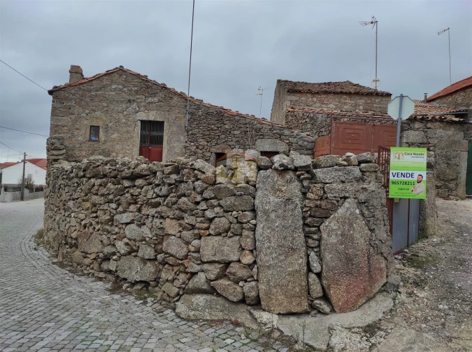 Moradia T0 para Venda em Aldeia Velha Foto 2