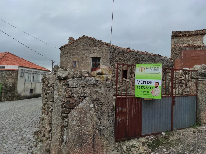 Moradia T0 para Venda em Aldeia Velha Foto 3