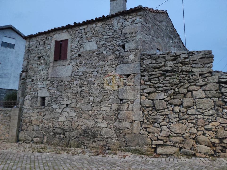 Moradia T0 para Venda em Aldeia Velha Foto 7