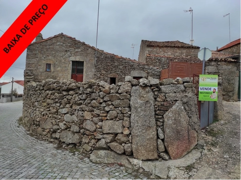 Moradia T0 para Venda em Aldeia Velha Foto 1
