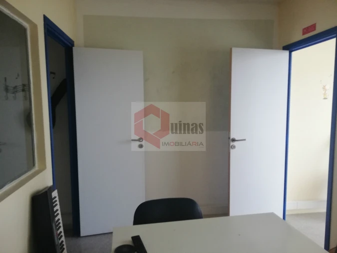 Escritório para Venda em Covilhã e Canhoso Foto 6