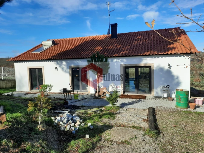 Moradia T3 para Venda em Vila do Touro Foto 3