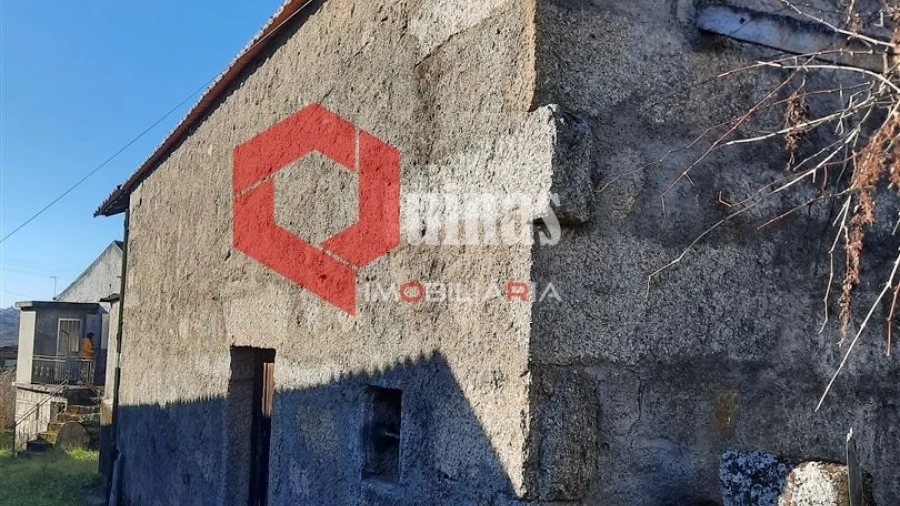 Armazém para Venda em Vila do Touro