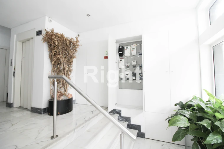 Apartamento T4 para Venda em Arroios Foto 2