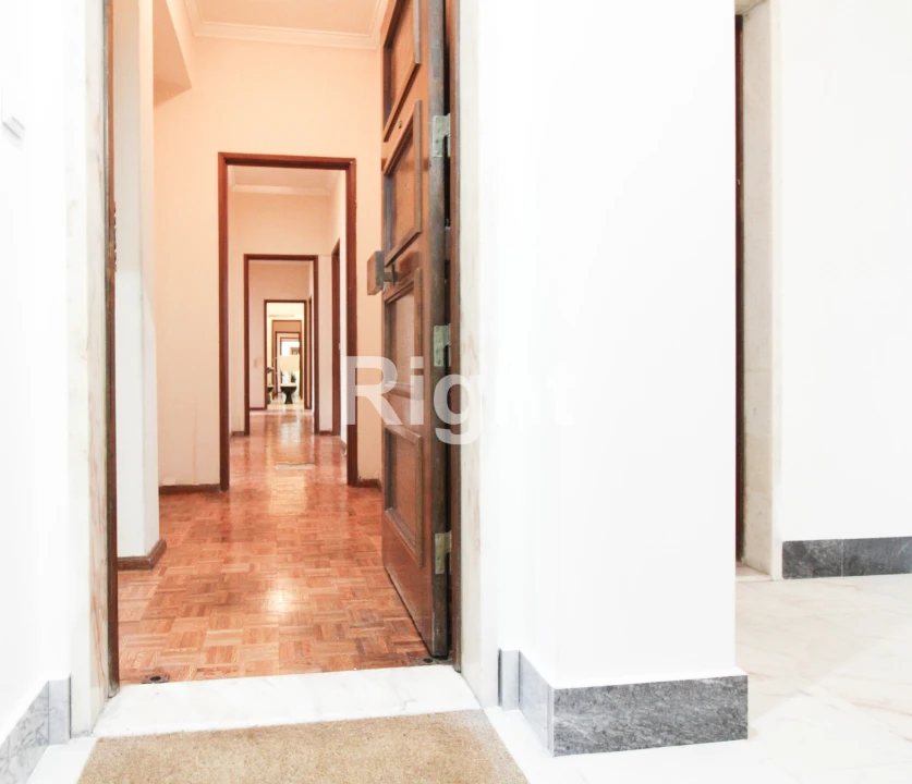 Apartamento T4 para Venda em Arroios Foto 1