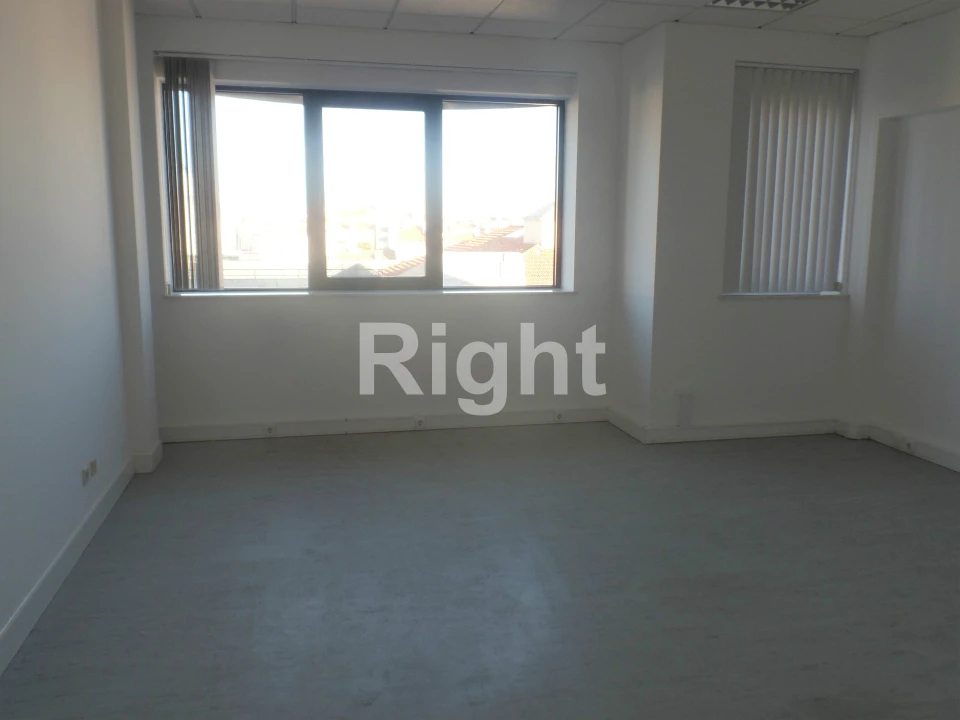 Escritório para Arrendamento em Arroios Foto 9