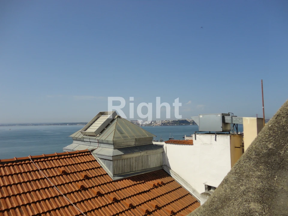 Prédio para Venda em Santa Maria Maior Foto 1